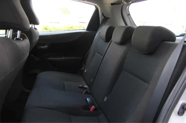 Toyota Yaris (2012) thumbnail 14