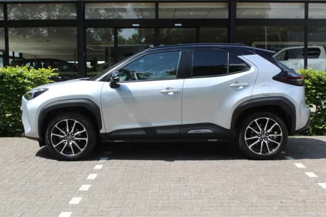 Toyota Yaris (2024) thumbnail 5