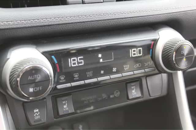 Toyota RAV4 (2022) thumbnail 24