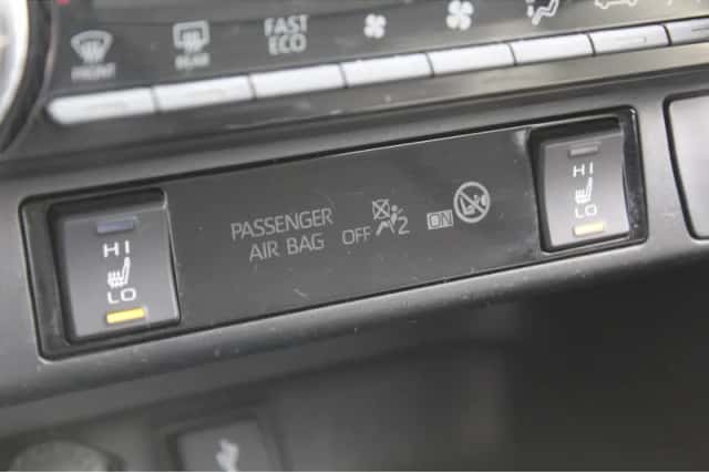 Toyota RAV4 (2022) thumbnail 4