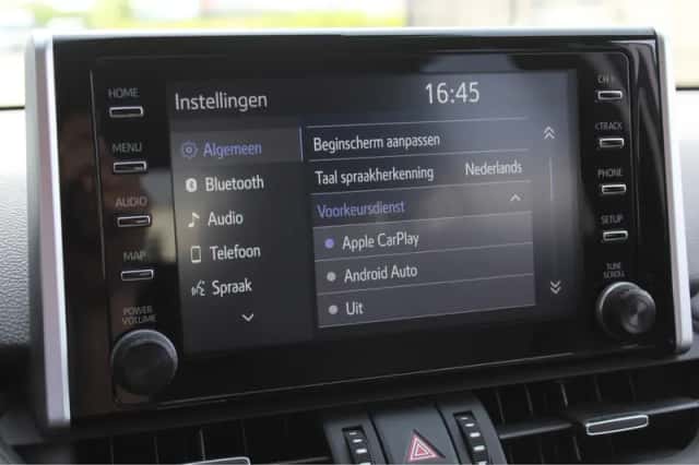 Toyota RAV4 (2022) thumbnail 9