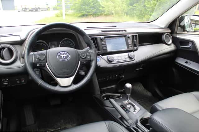 Toyota RAV4 (2019) thumbnail 2