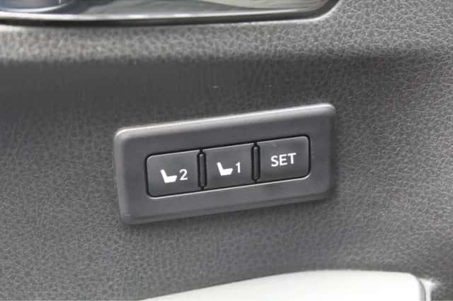 Toyota RAV4 (2019) thumbnail 3