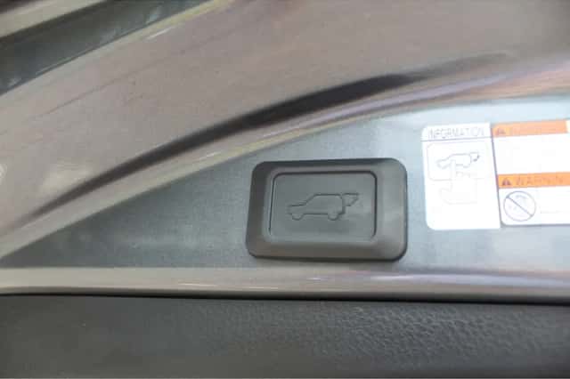 Toyota RAV4 (2019) thumbnail 22