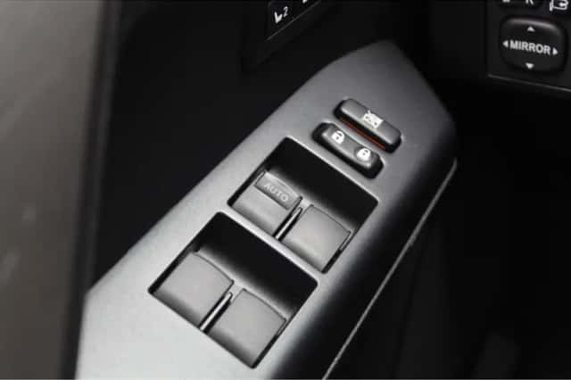 Toyota RAV4 (2019) thumbnail 29