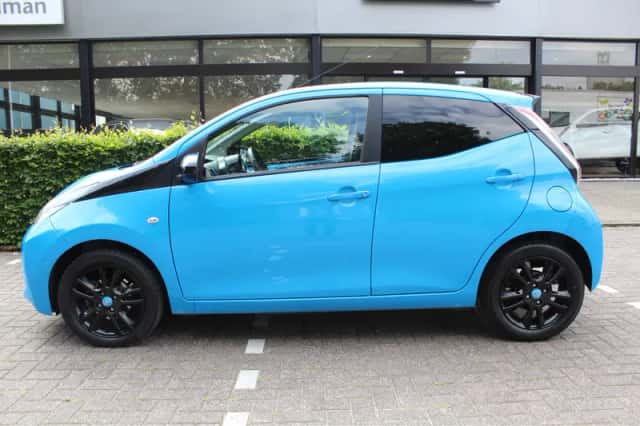 Toyota Aygo (2016) thumbnail 5