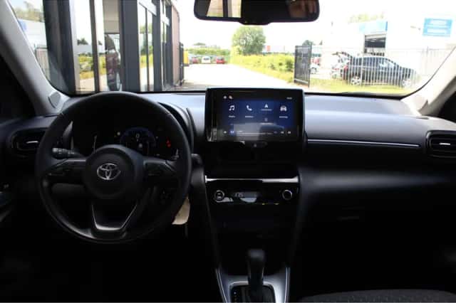 Toyota Yaris (2025) thumbnail 4