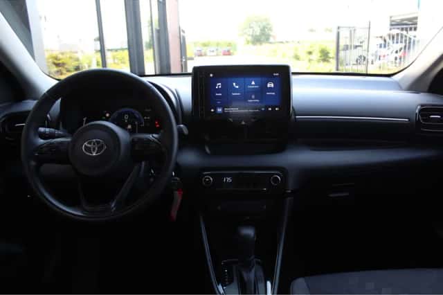 Toyota Yaris (2025) thumbnail 4