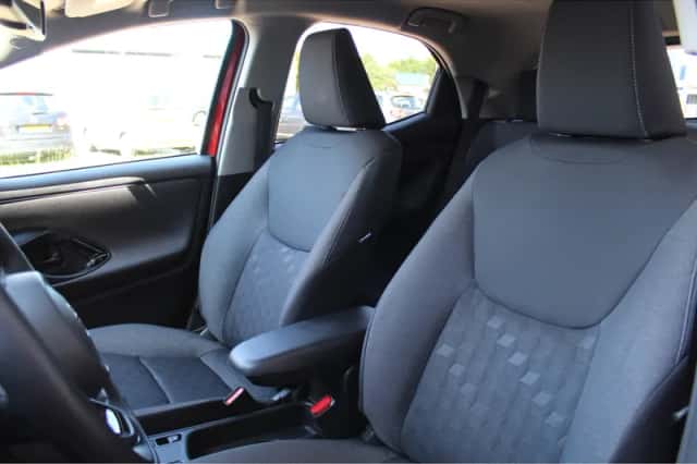 Toyota Yaris (2025) thumbnail 6