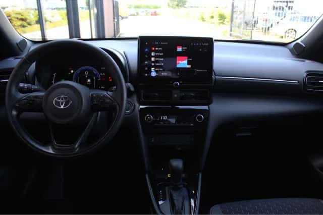 Toyota Yaris (2025) thumbnail 2