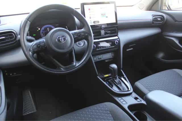 Toyota Yaris (2025) thumbnail 2