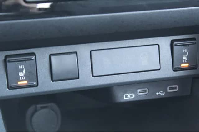 Toyota Yaris (2025) thumbnail 3