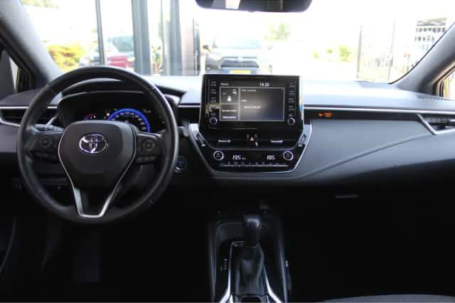 Toyota Corolla (2022) thumbnail 2