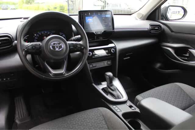 Toyota Yaris (2023) thumbnail 2