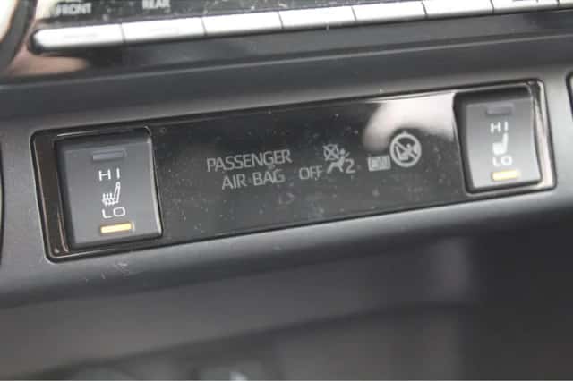 Toyota RAV4 (2022) thumbnail 6