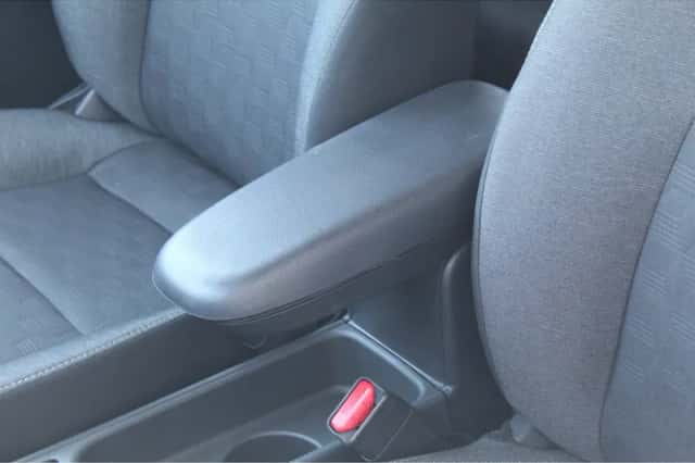 Toyota Yaris (2024) thumbnail 3