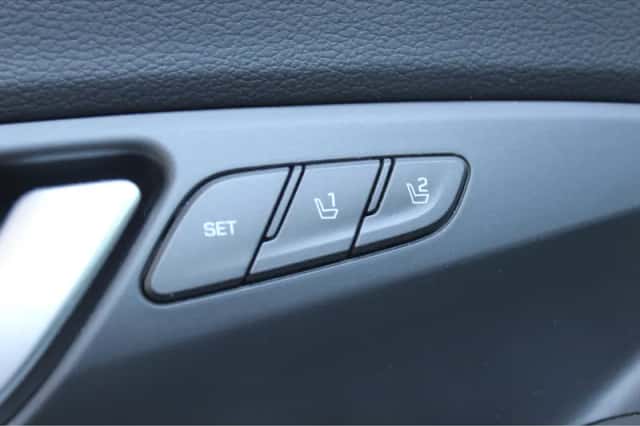 Hyundai i30 (2023) thumbnail 4