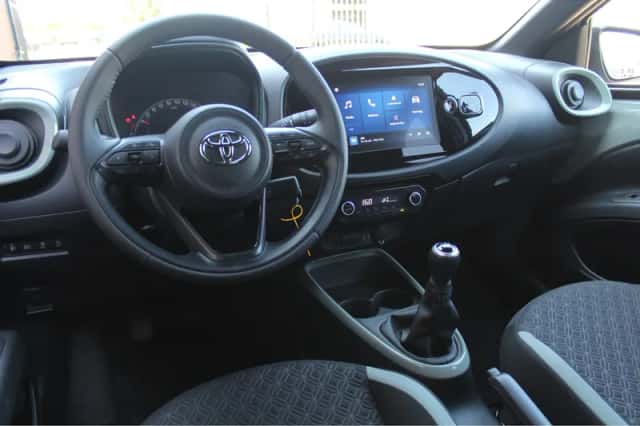 Toyota Aygo (2024) thumbnail 2