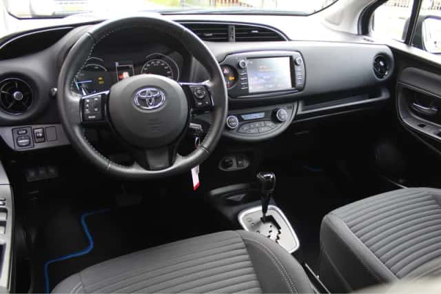 Toyota Yaris (2018) thumbnail 2