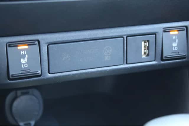 Toyota Yaris (2023) thumbnail 3
