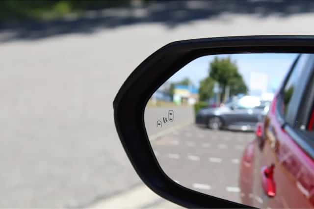Toyota Yaris (2023) thumbnail 4