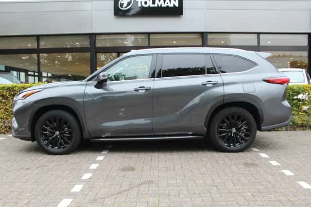 Toyota Highlander (2024) thumbnail 5