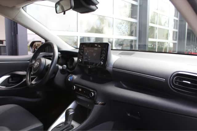 Toyota Yaris (2023) thumbnail 4