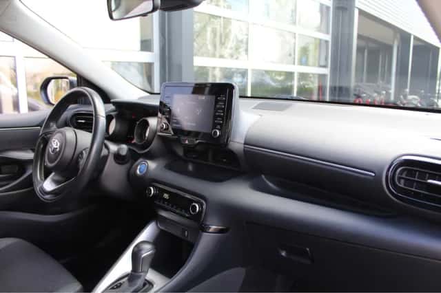 Toyota Yaris (2022) thumbnail 4