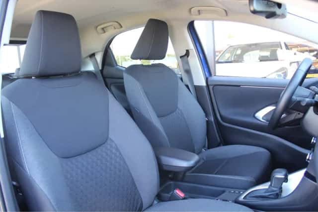 Toyota Yaris (2023) thumbnail 4