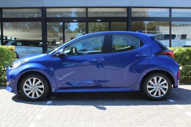 Toyota Yaris (2023) thumbnail 5