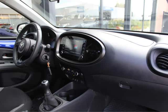 Toyota Aygo X (2023) thumbnail 2