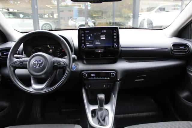 Toyota Yaris (2023) thumbnail 4