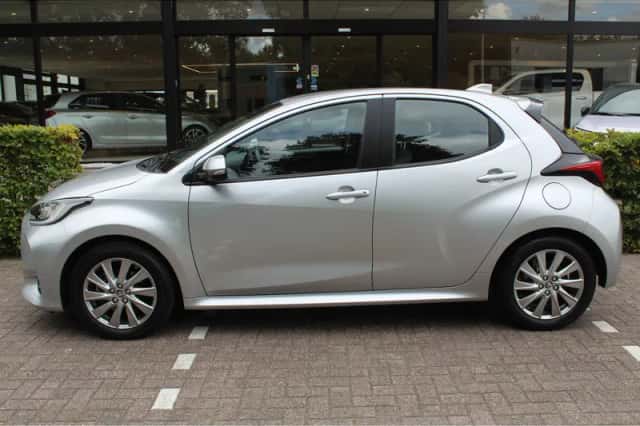 Toyota Yaris (2023) thumbnail 5