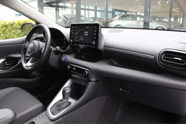 Toyota Yaris (2023) thumbnail 6
