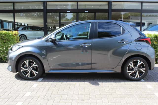 Toyota Yaris (2025) thumbnail 3