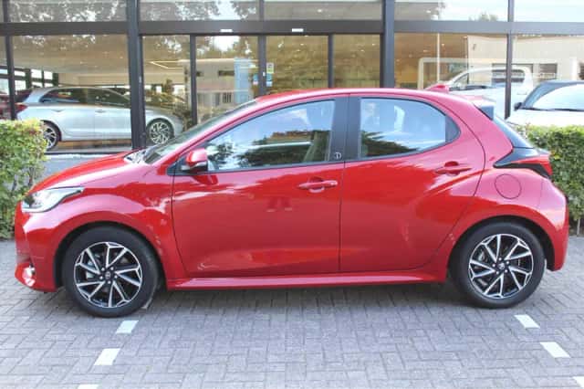Toyota Yaris (2022) thumbnail 5