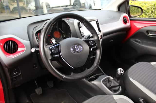 Toyota Aygo (2018) thumbnail 2