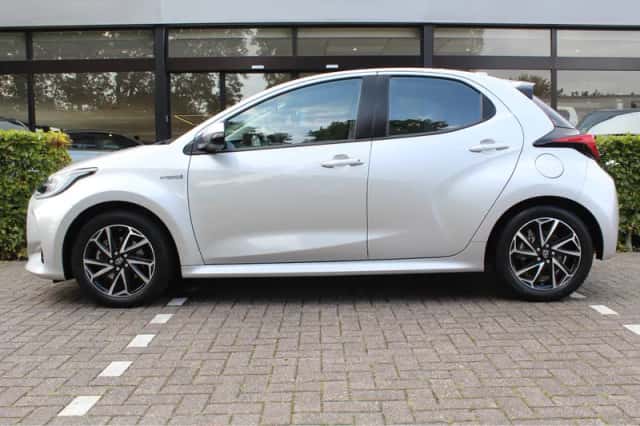 Toyota Yaris (2021) thumbnail 5