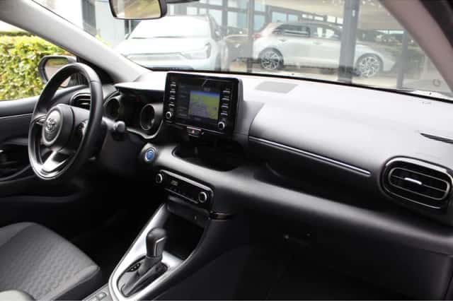 Toyota Yaris (2021) thumbnail 6