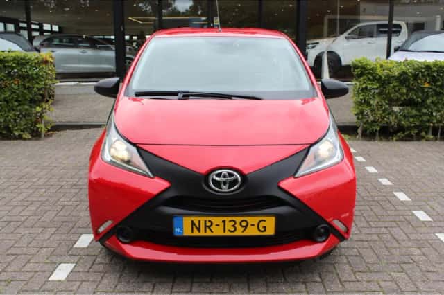 Toyota Aygo (2017) thumbnail 3