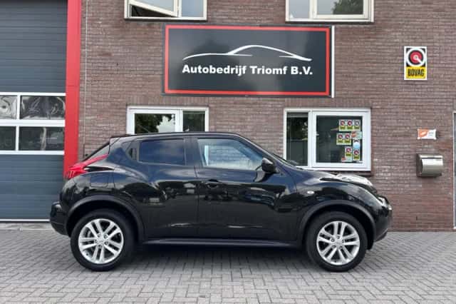 Nissan Juke (2011) thumbnail 4