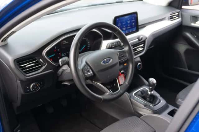 Ford Focus (2021) thumbnail 5