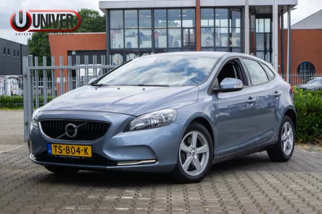 Volvo V40 (2018) thumbnail 1