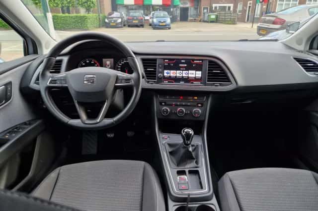SEAT Leon (2019) thumbnail 4