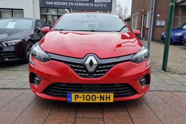 Renault Clio (2022) thumbnail 2
