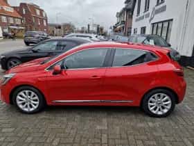 Renault Clio (2022) thumbnail 3