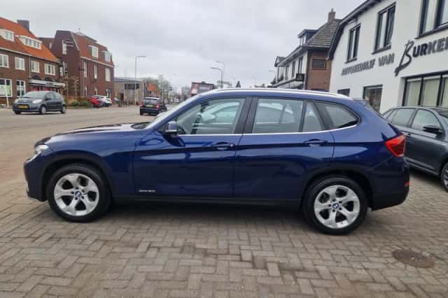 BMW X1 (2015) thumbnail 4