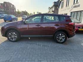 Toyota RAV4 (2016) thumbnail 4