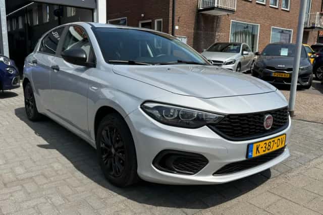 Fiat Tipo (2020) thumbnail 3