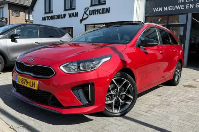 Kia Ceed Sportswagon (2021) thumbnail 1